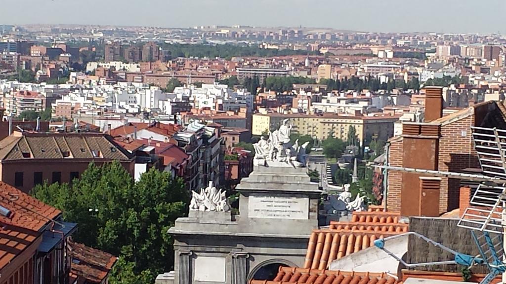 Atico Latina Leilighet Madrid Eksteriør bilde